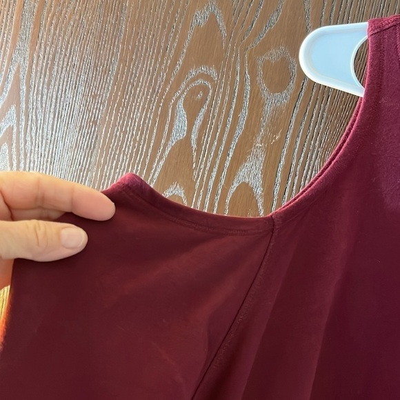 Calia by Carrie Underwood maroon exposed shoulder, long sleeved sweatshirt. 2X - Picture 2 of 9